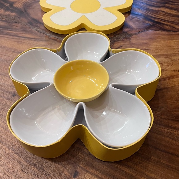 Spring Daisy Serving Dish - Picture 4 of 6